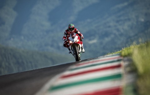 爱游戏体育-世界杯预选赛最新形势：尤文图斯高居榜首，广厦男篮强势追赶，冠军归属成迷