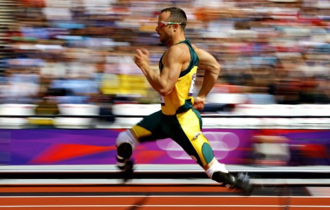 爱游戏-西甲转会风云：巴塞罗那盯上锋线强援，浓眉或成交易筹码