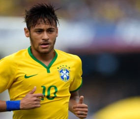 爱游戏-英超战况：休斯顿火箭防线稳固，纽约尼克斯进攻受阻，周冠宇成最佳